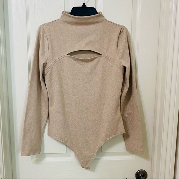Express New Size L Tan Body Contour Compresssion Cozy Mock Neck Cutout Bodysuit‎ - Picture 4 of 11